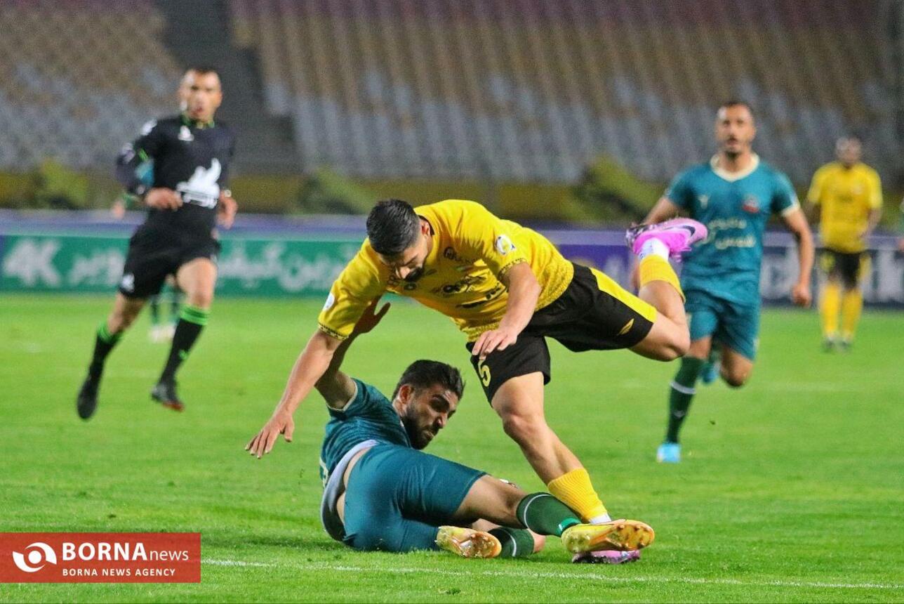 دیدار تیم های فوتبال سپاهان و شمس‌آذر قزوین در جام حذفی