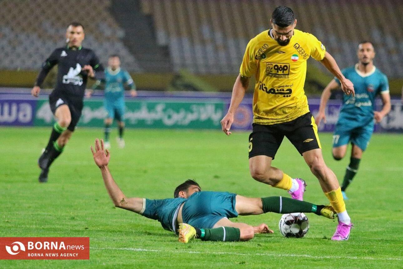 دیدار تیم های فوتبال سپاهان و شمس‌آذر قزوین در جام حذفی