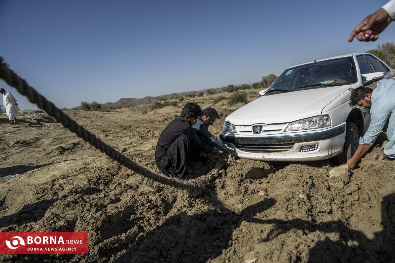 خدمت رسانی جمعیت امام رضایی‌ها به سیل زدگان سیستان و بلوچستان