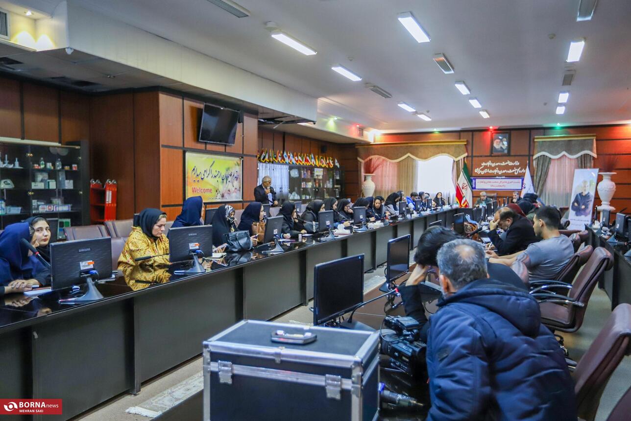 نشست خبری مدیر کل صنعت،معدن و تجارت استان مرکزی