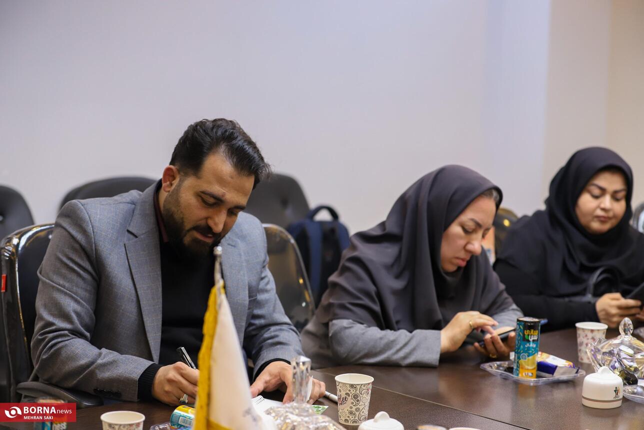 نشست خبری مدیر صندوق بیمه اجتماعی کشاورزان، روستائیان و عشایر استان مرکزی