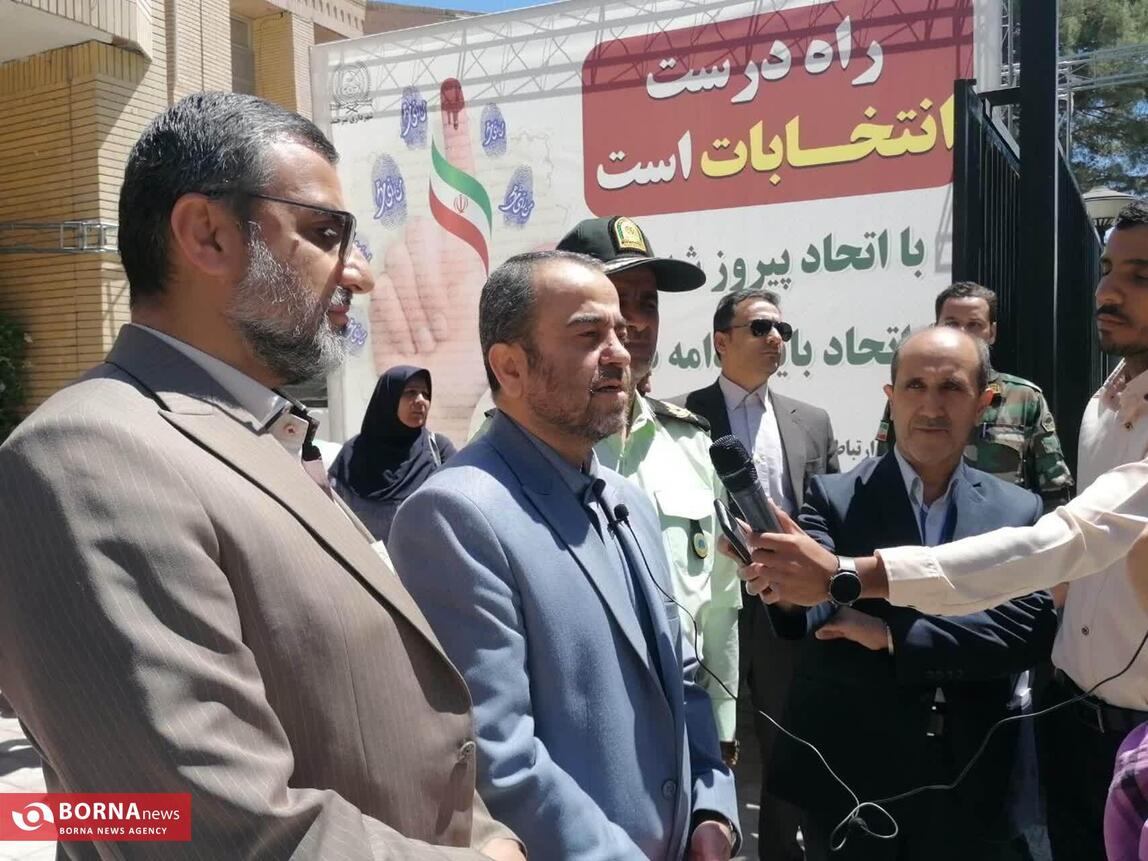 حضور استاندار خراسان جنوبی از شعب اخذ رای مرکز استان