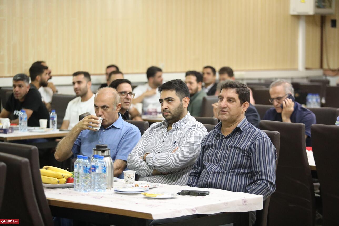 جلسه هم اندیشی انبوه سازان و‌سازندگان ساختمان شهر ساری