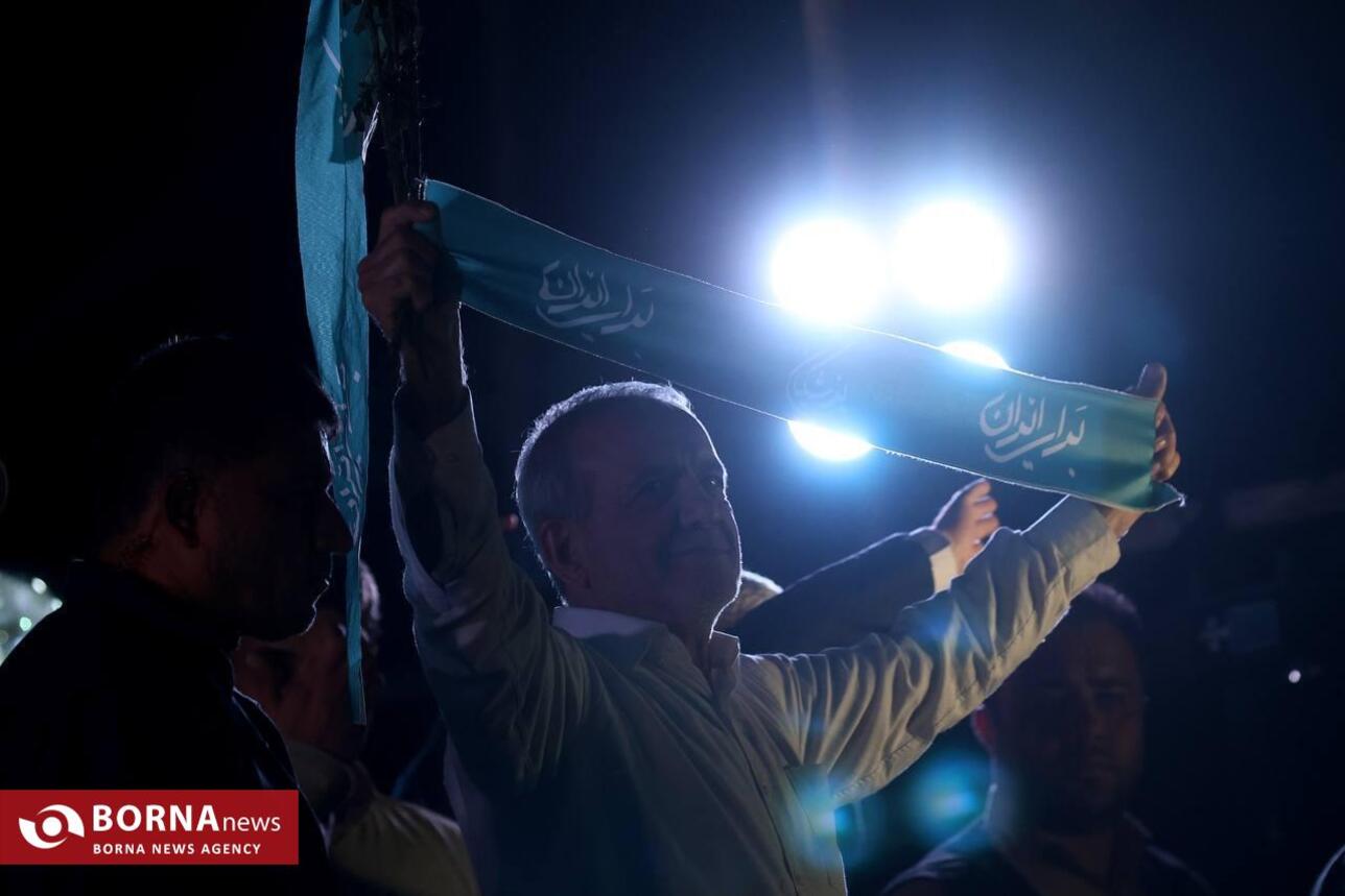 مسعود پزشکیان در آخرین همایش انتخاباتی در ورزشگاه حیدرنیا