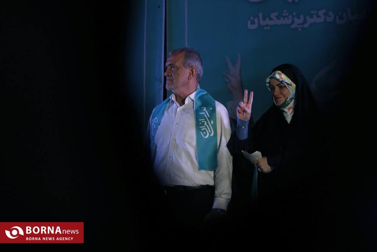 مسعود پزشکیان در آخرین همایش انتخاباتی در ورزشگاه حیدرنیا