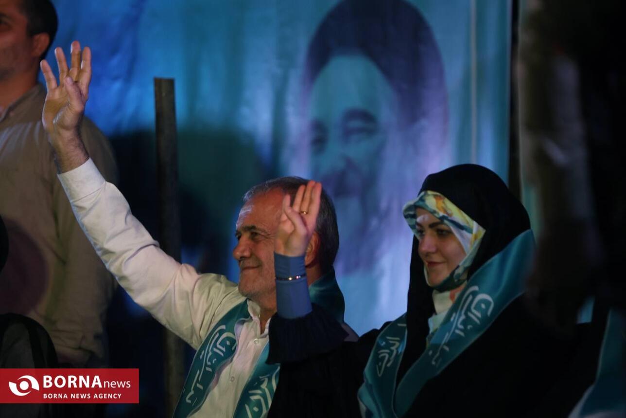 مسعود پزشکیان در آخرین همایش انتخاباتی در ورزشگاه حیدرنیا