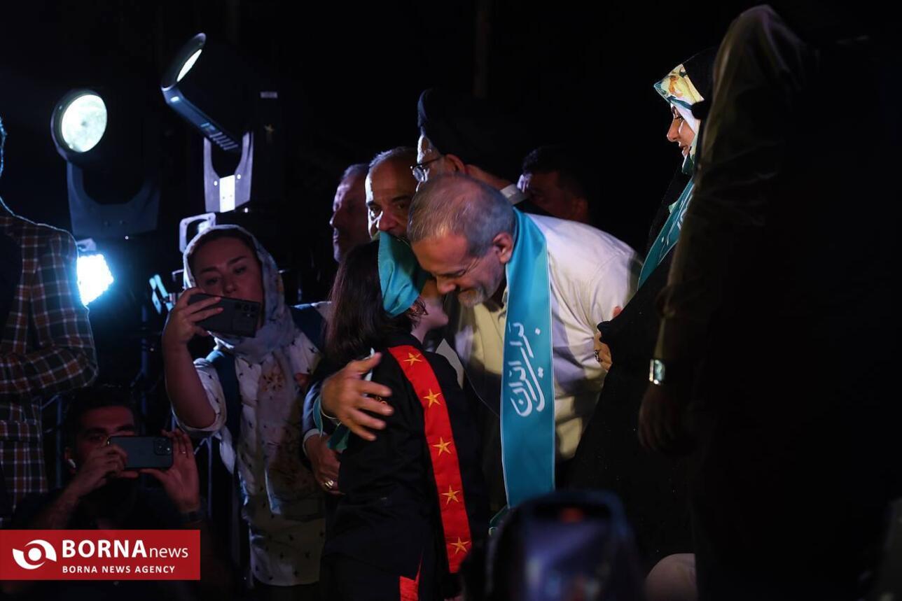 مسعود پزشکیان در آخرین همایش انتخاباتی در ورزشگاه حیدرنیا