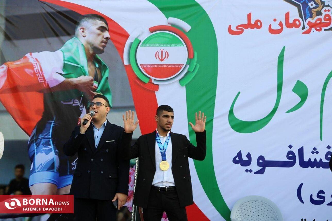 مراسم تقدیر از قهرمان ملی کشتی علی خرم دل درحسن آباد فشافویه