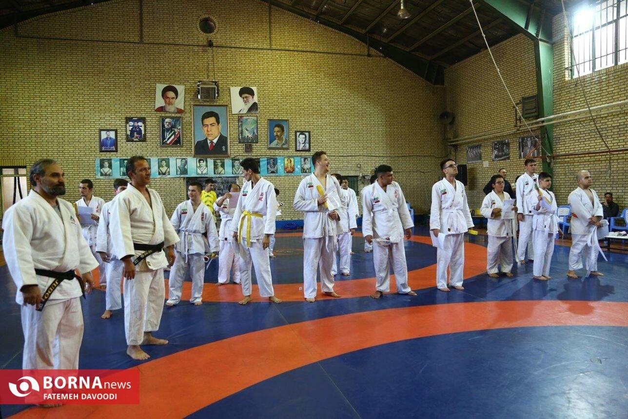 بازدید فرماندار ویژه شهرستان ری از فعالیت های ورزشی تیم توان یابان بهزیستی