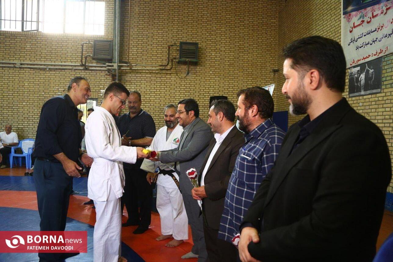 بازدید فرماندار ویژه شهرستان ری از فعالیت های ورزشی تیم توان یابان بهزیستی