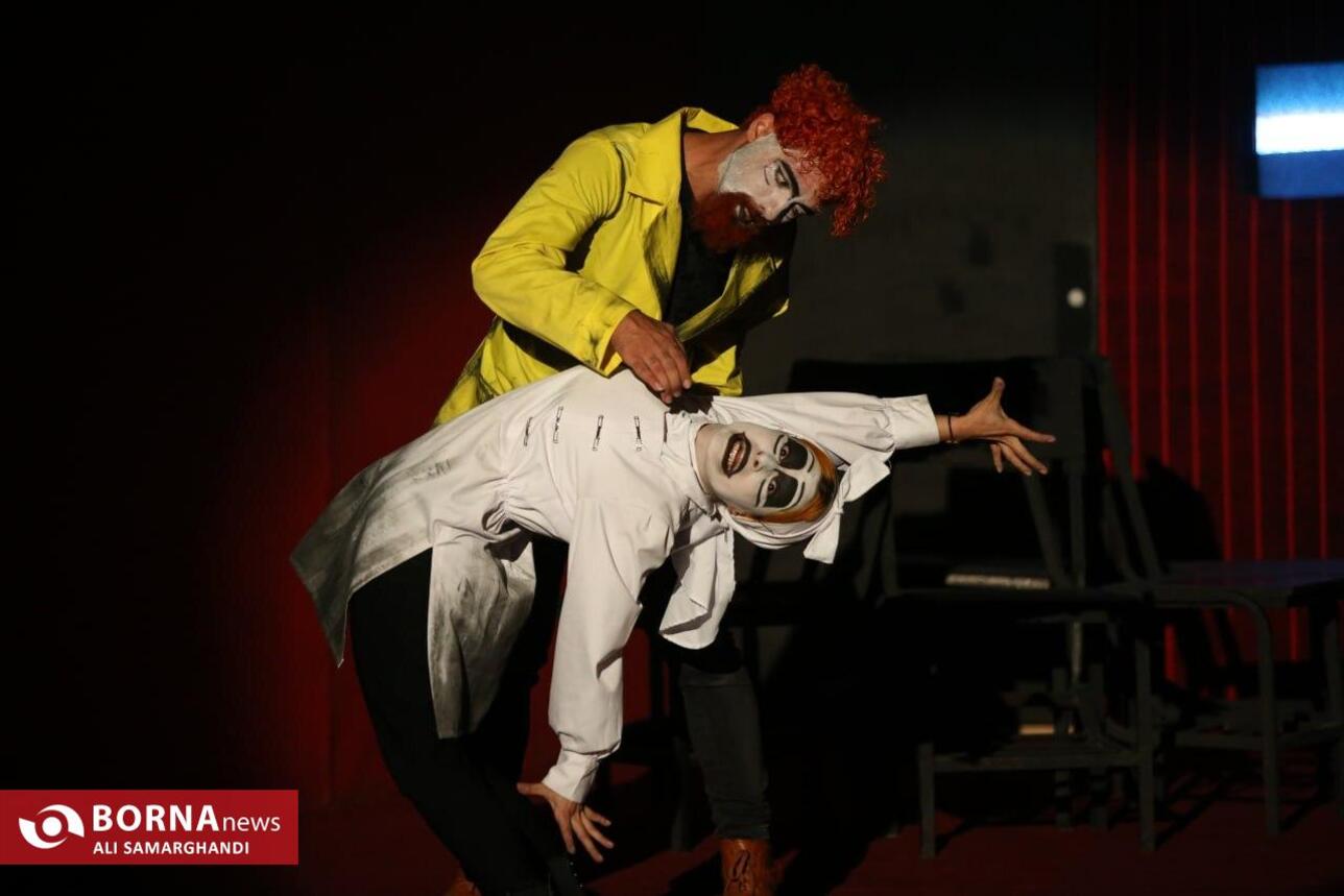 نمایش فیزیکدان ها در بندرانزلی