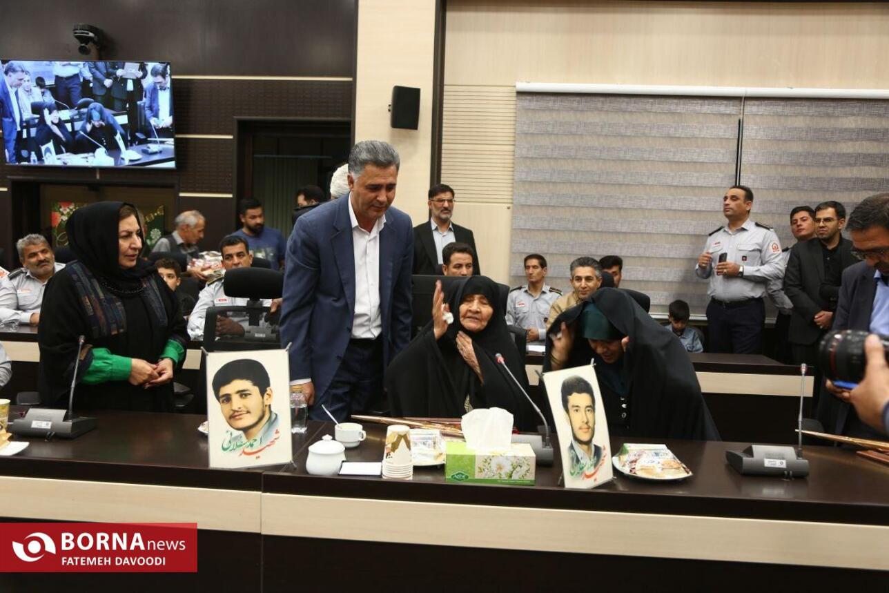 تجلیل از آتش‌نشانان شهرداری باقرشهر به مناسبت روز ایمنی و آتش‌نشانی