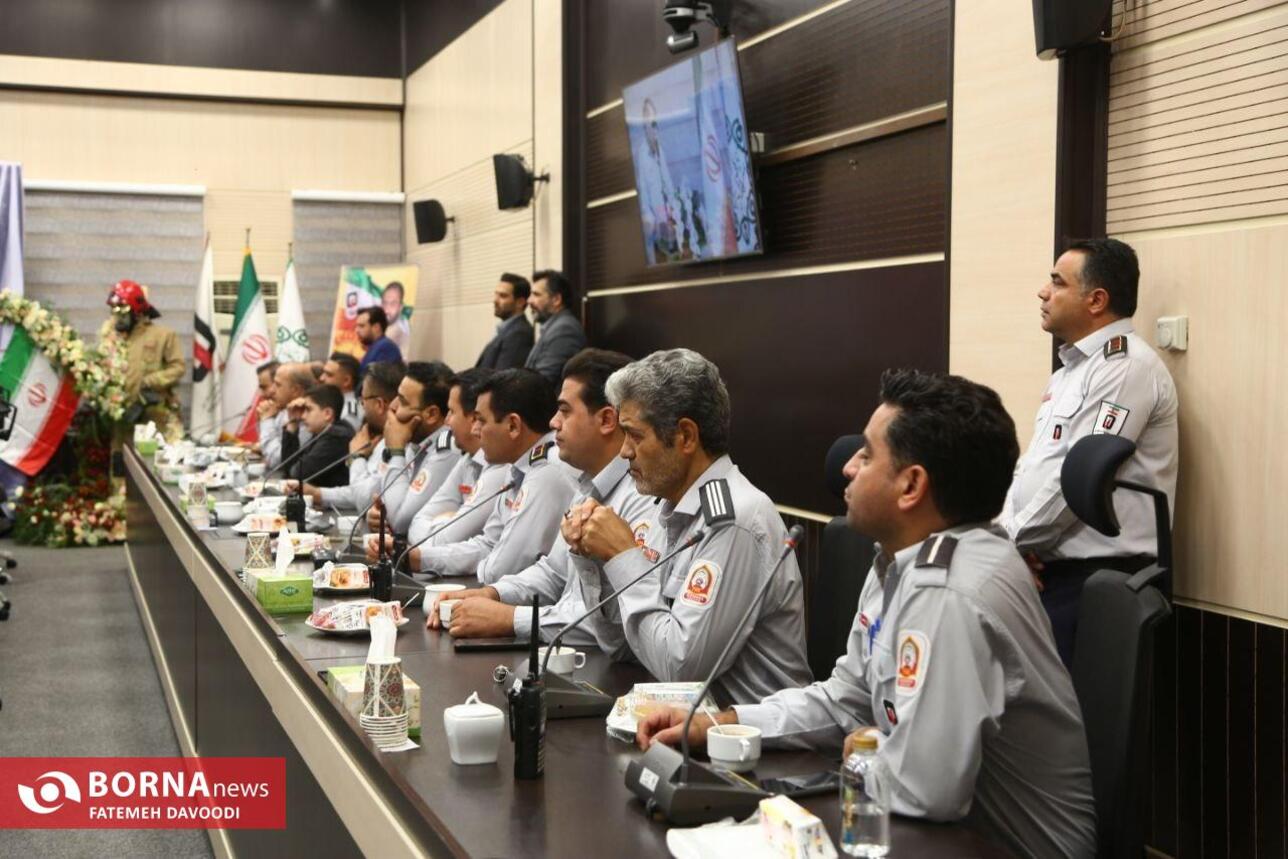 تجلیل از آتش‌نشانان شهرداری باقرشهر به مناسبت روز ایمنی و آتش‌نشانی