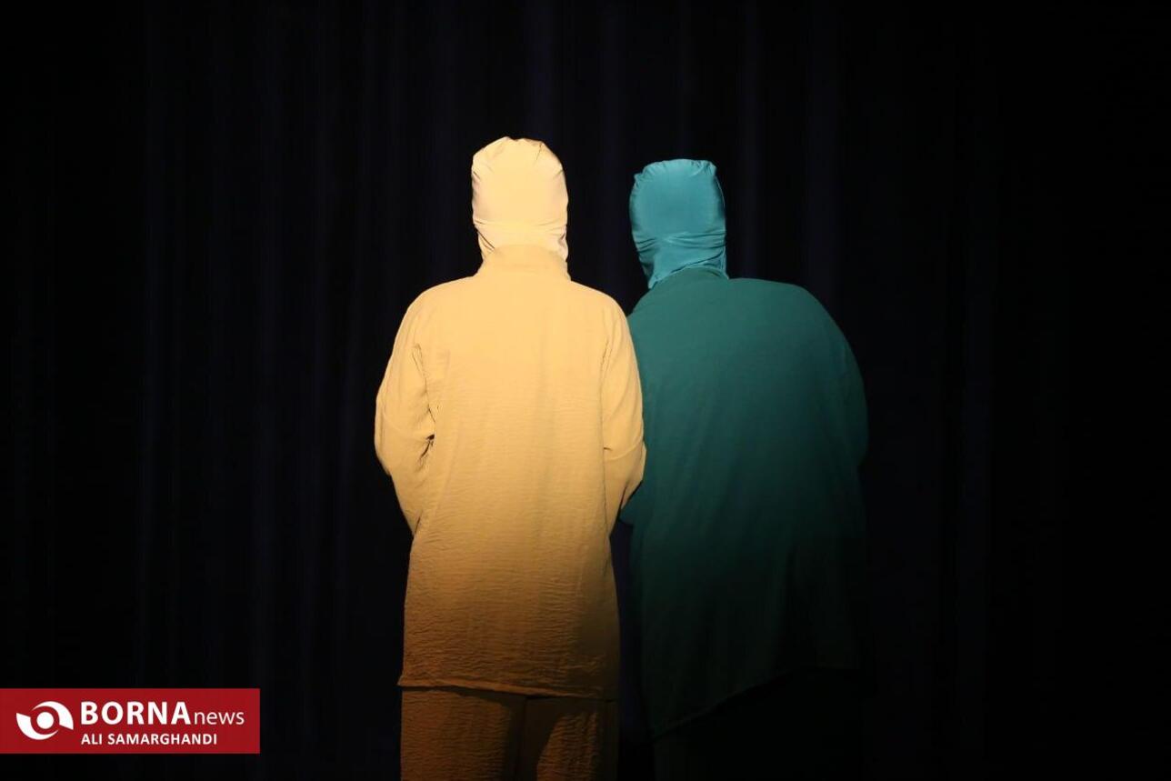 نمایش چهارصندوق در بندرانزلی