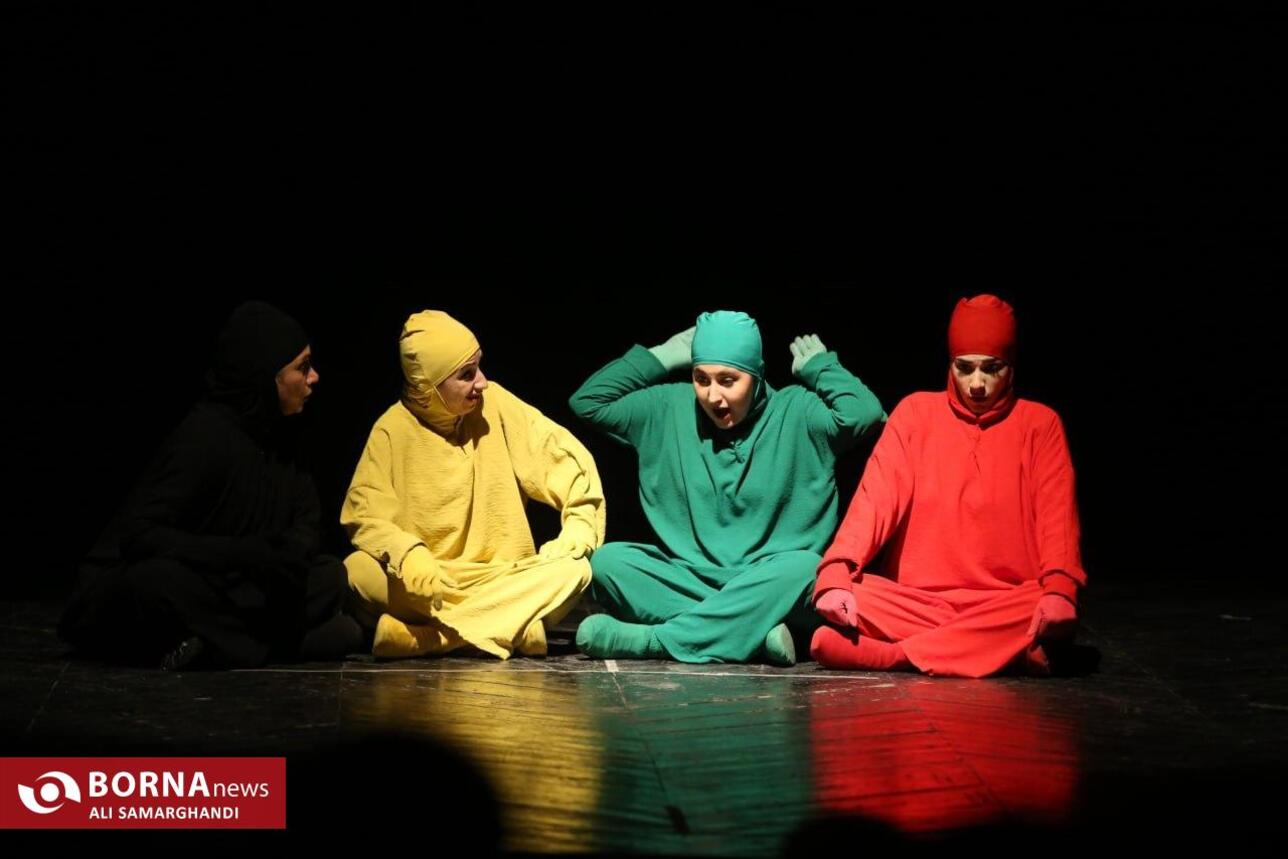 نمایش چهارصندوق در بندرانزلی