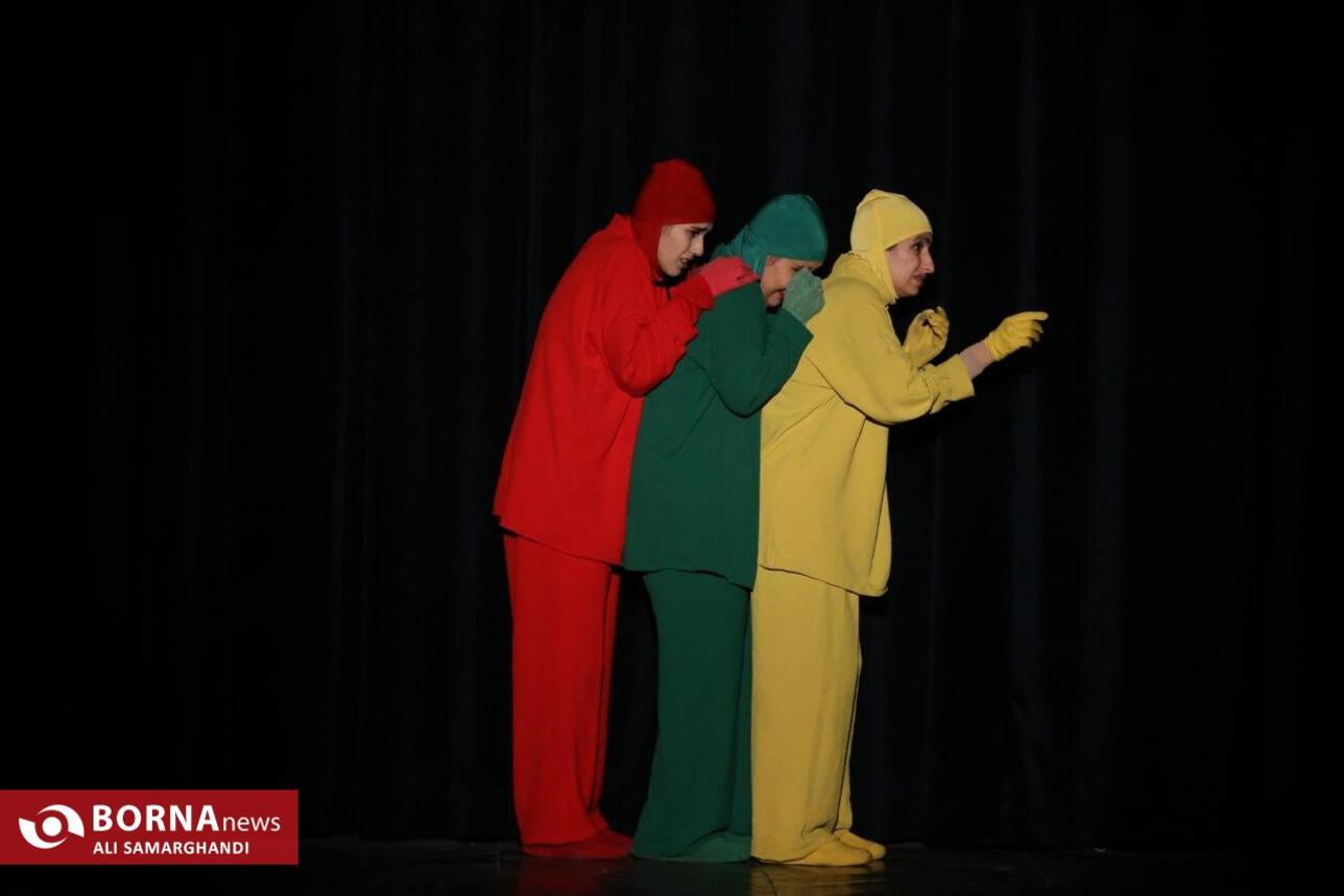 نمایش چهارصندوق در بندرانزلی