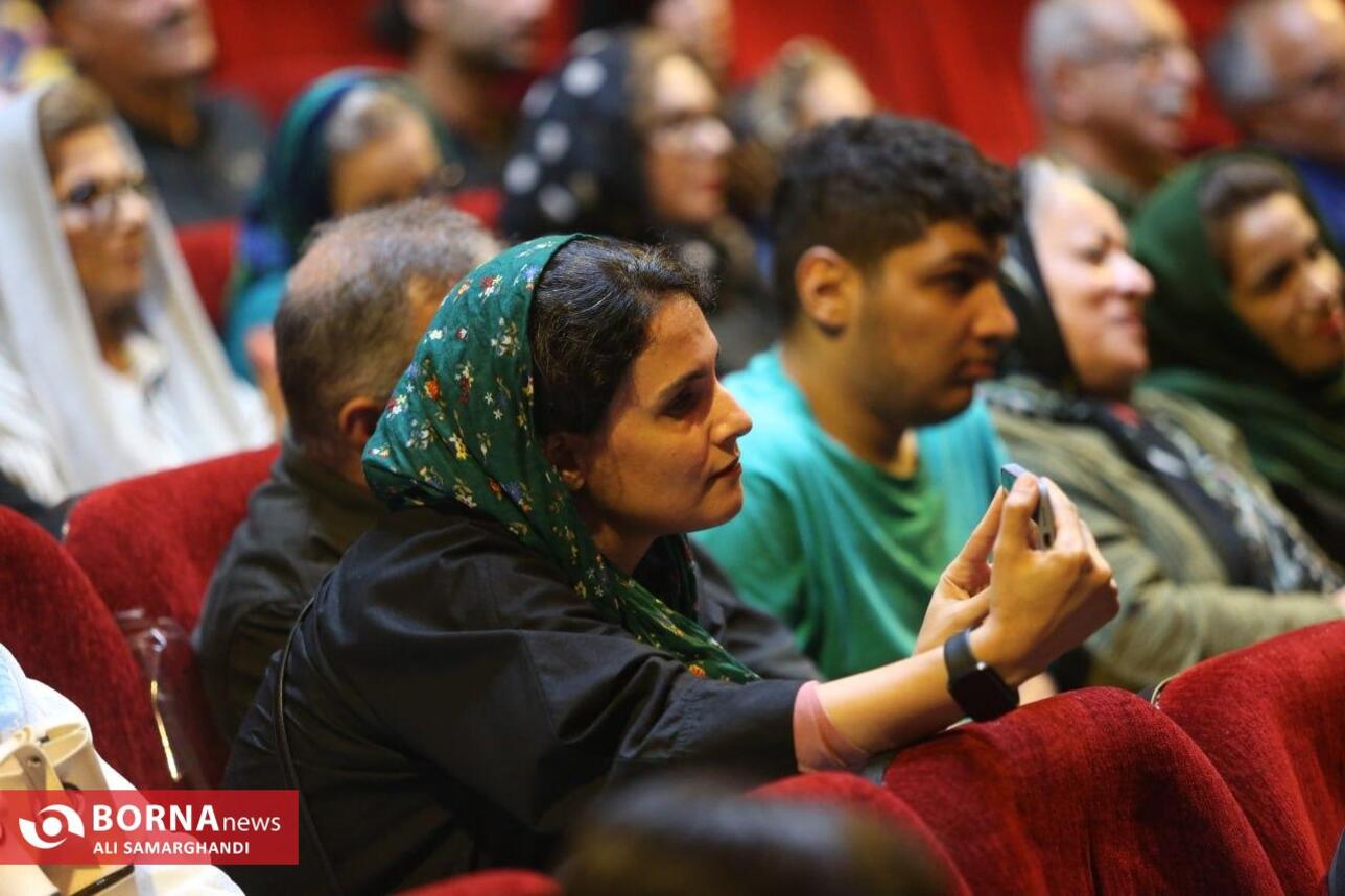 نمایش چهارصندوق در بندرانزلی