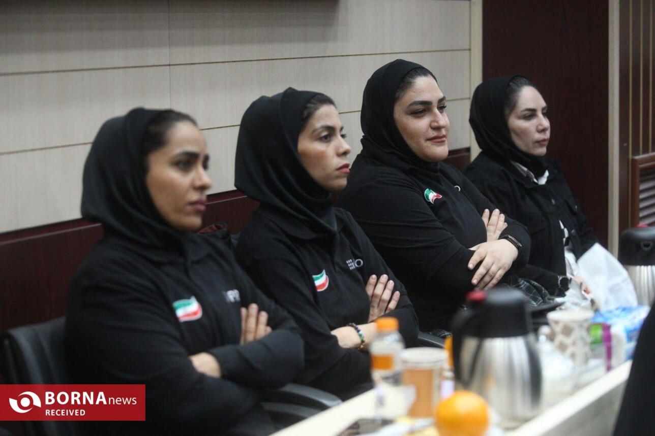 دیدار صمیمی ورزشکاران ناشنوای استان تهران با استاندار