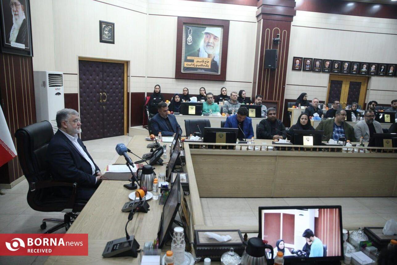 دیدار صمیمی ورزشکاران ناشنوای استان تهران با استاندار