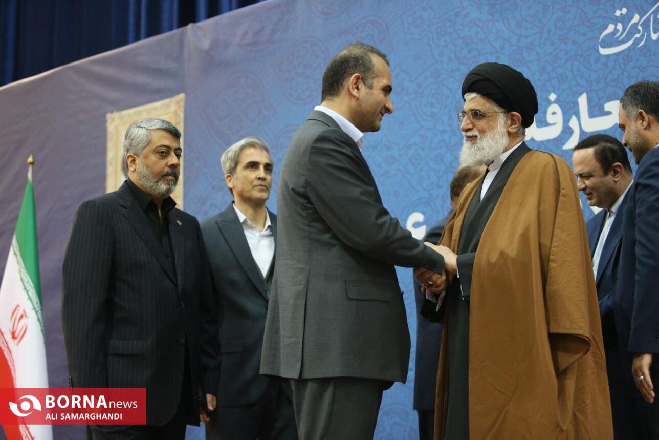 آیین تکریم و معارفه مدیرعامل منطقه آزاد انزلی