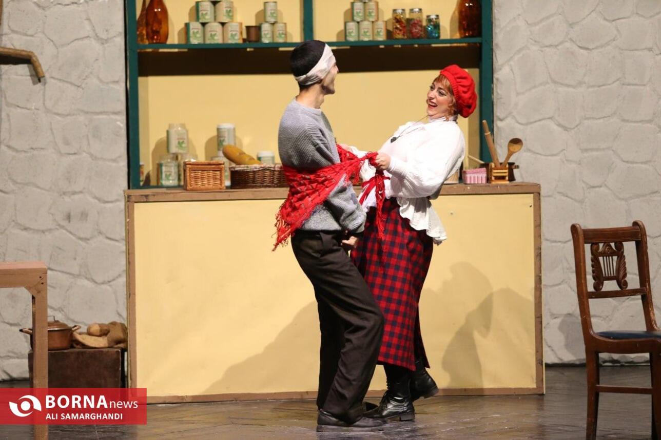 نمایش چلاق آینیشمان