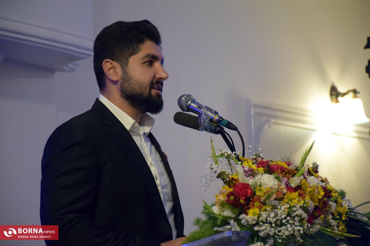 حضور جواد کرانی رئیس هیات موتورسواری و اتومبیل رانی  در مراسم تجلیل از ورزشکاران استان کرمانشاه