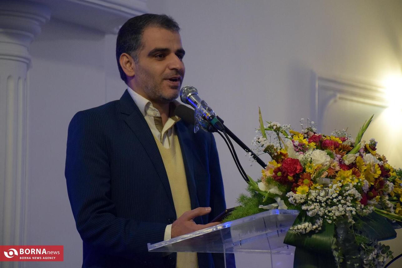 حضور کمیل نظری رئیس انجمن ورزشی نویسان استان در مراسم تجلیل از ورزشکاران استان کرمانشاه