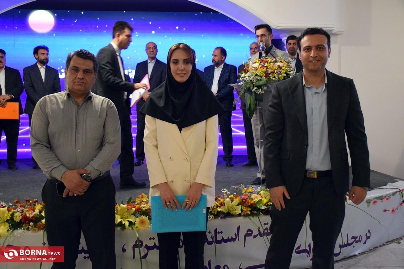 حضور قهرمانان و سرپرست هیات روئینگ در مراسم تجلیل از ورزشکاران استان کرمانشاه