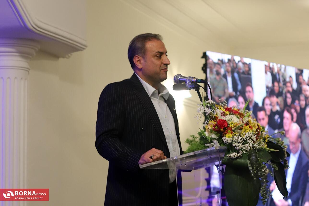 حضور کمیل نظری رئیس انجمن ورزشی نویسان استان در مراسم تجلیل از ورزشکاران استان کرمانشاه