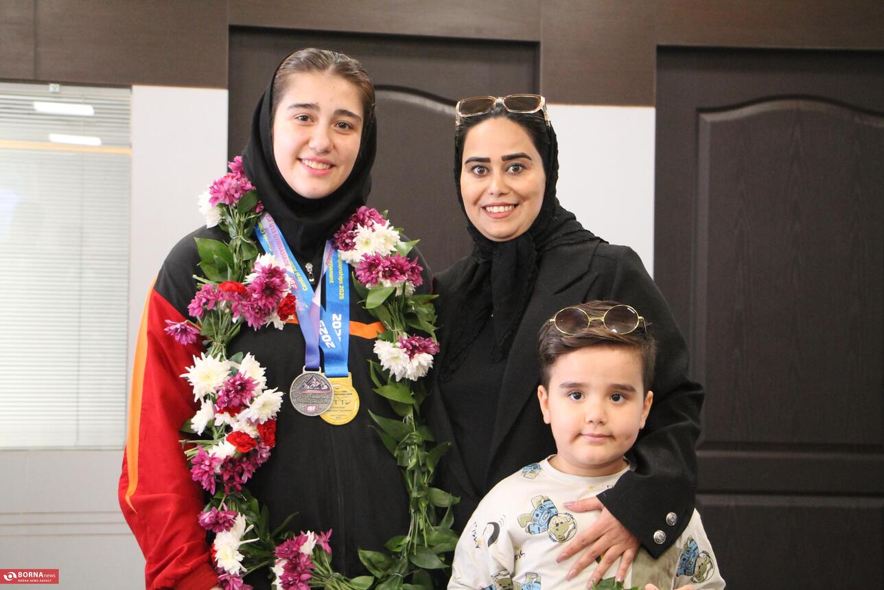 وانیا یاوری قهرمان تنیس روی میز در المپیک دانش آموزی