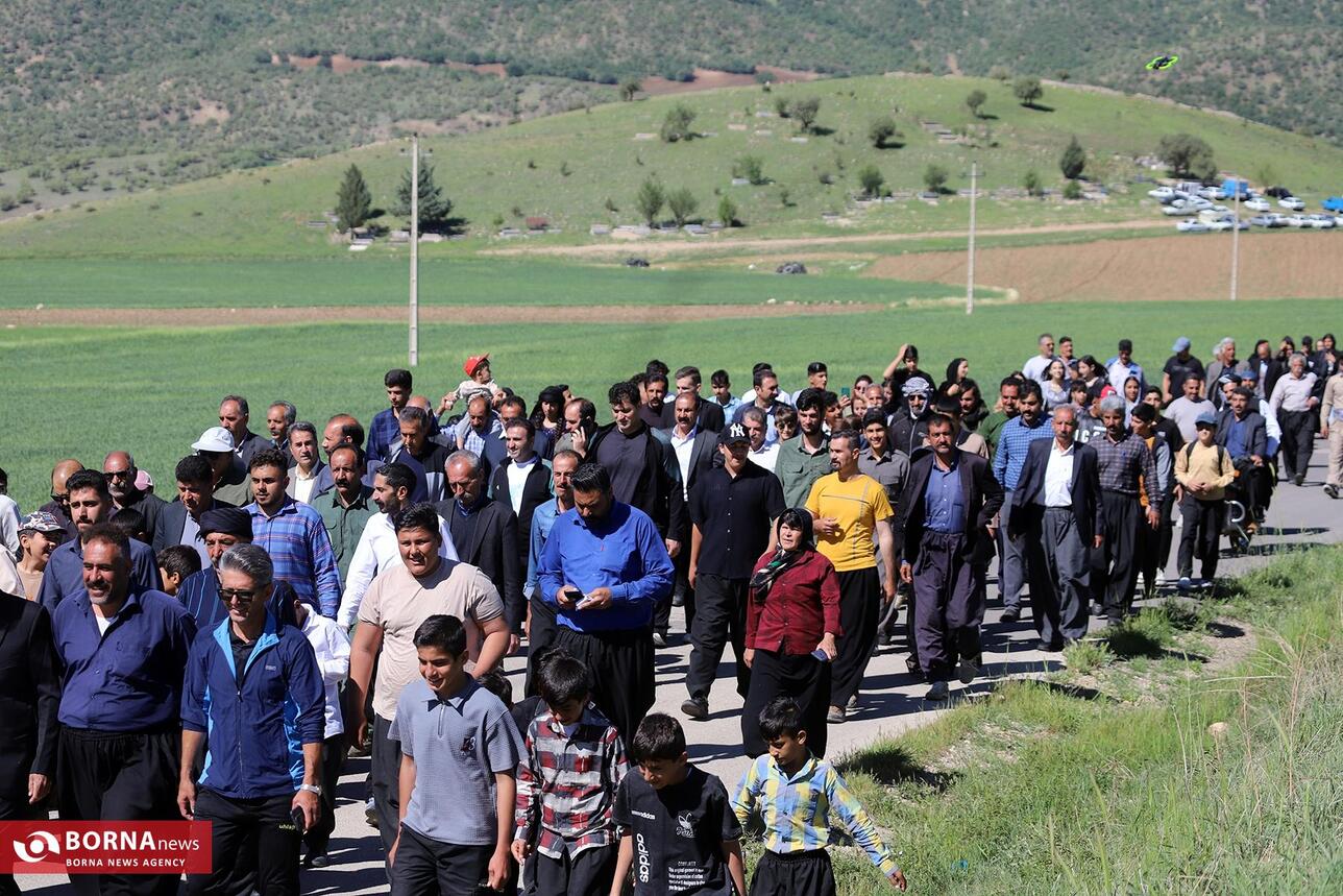 مراسم پیاده روی روستایی در کرمانشاه
