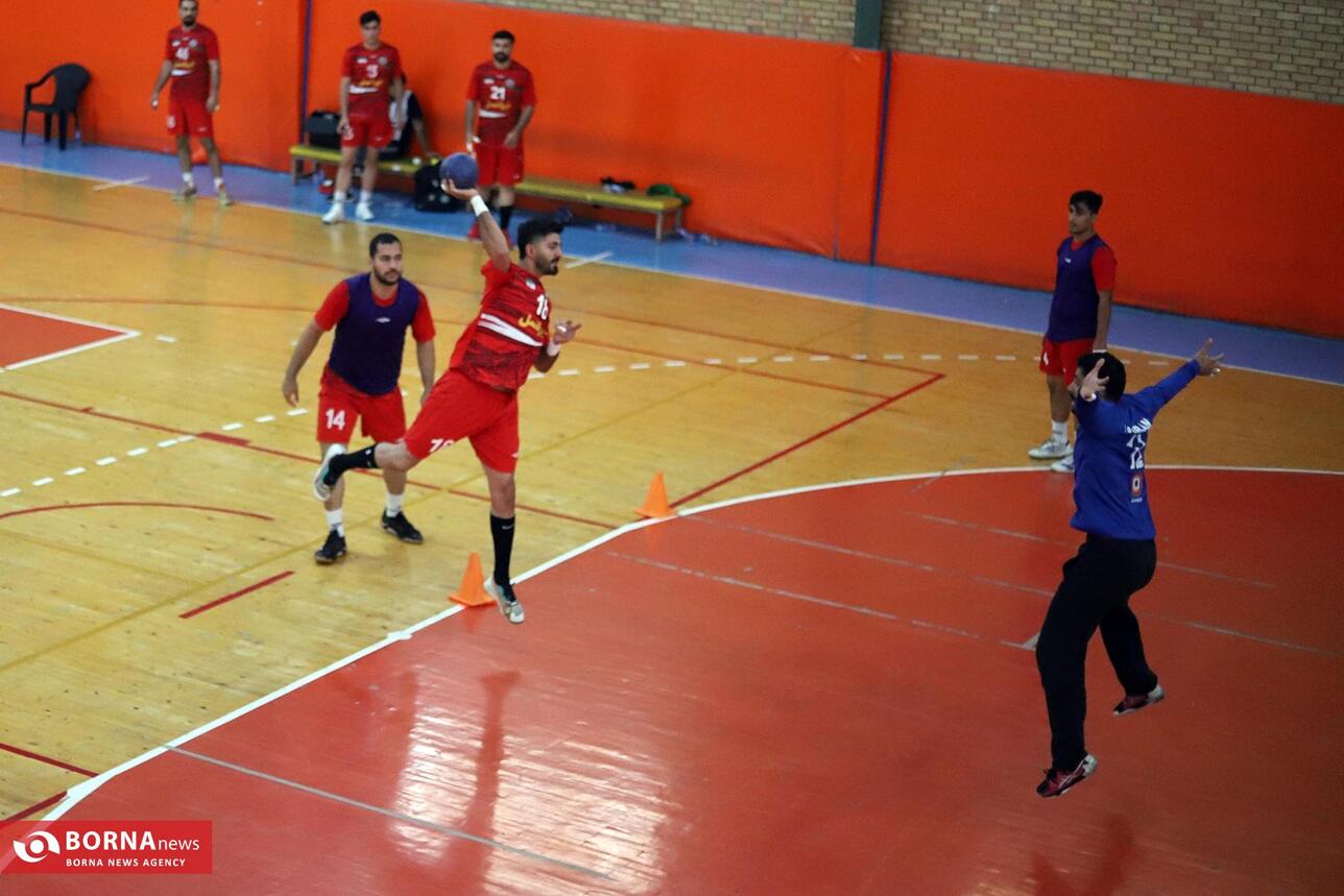 اردوی تیم ملی هندبال بزرگسالان در کرمانشاه در حال برگزاری است