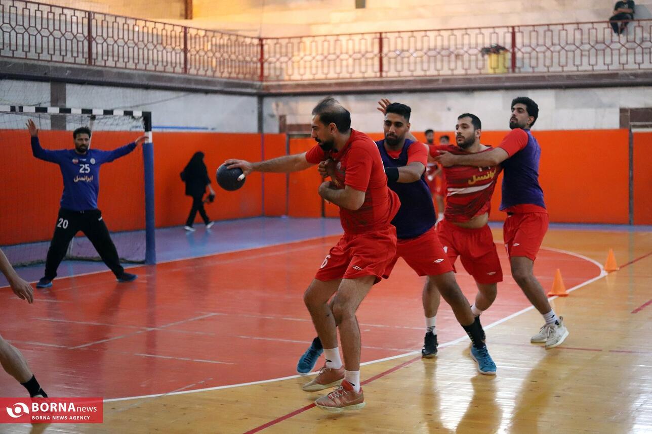 اردوی تیم ملی هندبال بزرگسالان در کرمانشاه در حال برگزاری است