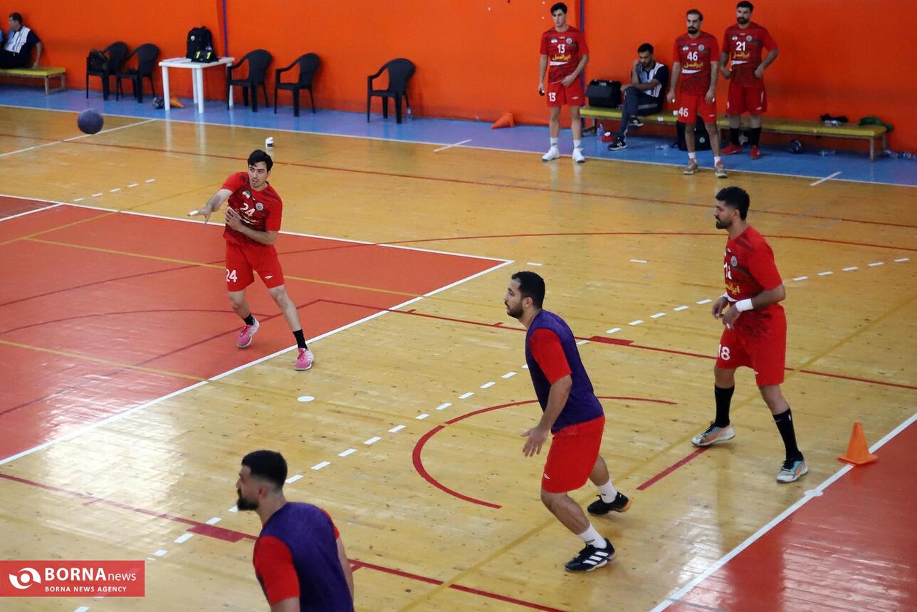 اردوی تیم ملی هندبال بزرگسالان در کرمانشاه در حال برگزاری است