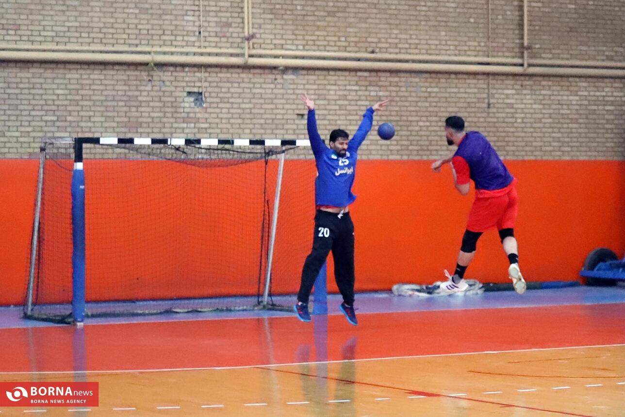 اردوی تیم ملی هندبال بزرگسالان در کرمانشاه در حال برگزاری است