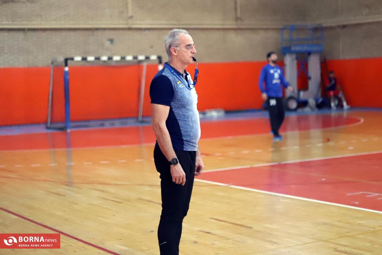 اردوی تیم ملی هندبال بزرگسالان در کرمانشاه در حال برگزاری است