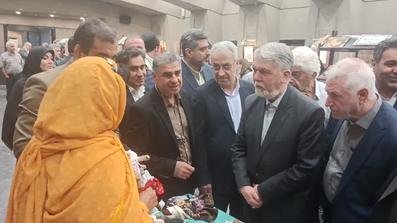 درخشش بانوی عشایر قزوین در دهمین جشنواره ملی فیروزه درخشش بانوی عشایر قزوین در دهمین جشنواره ملی فیروزه