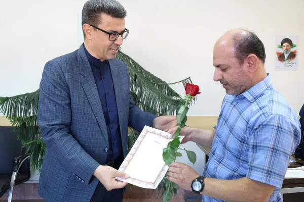 تقدیر مدیرکل ورزش و جوانان خراسان رضوی از کارکنان به مناسبت روز کارمند