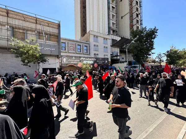 غرفه ایران یاران جوان در حاشیه تشییع رهبر شهید انقلاب در مشهد