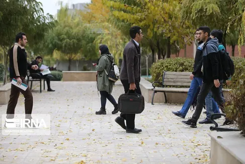 دولت چهاردهم به جوانان میدان داد
