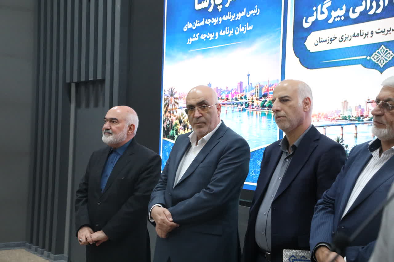 استاندار در مراسم معارفه رییس جدید سازمان برنامه و بودجه: خوزستان در آستانه فصل جدیدی از تحول و شکوفایی است