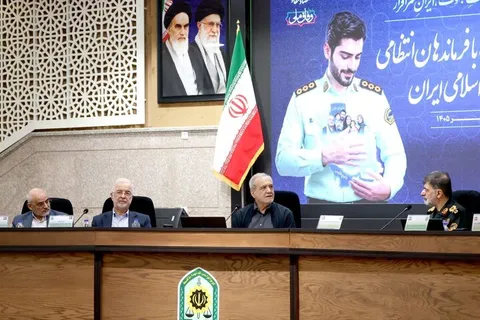 پزشکیان: جنگ اقتصادی دشمن را با خدمت‌رسانی و همراهی مردم به شکست می‌کشانیم
