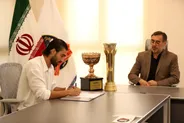 مدافع میانی شمس آذر یکساله تمدید کرد