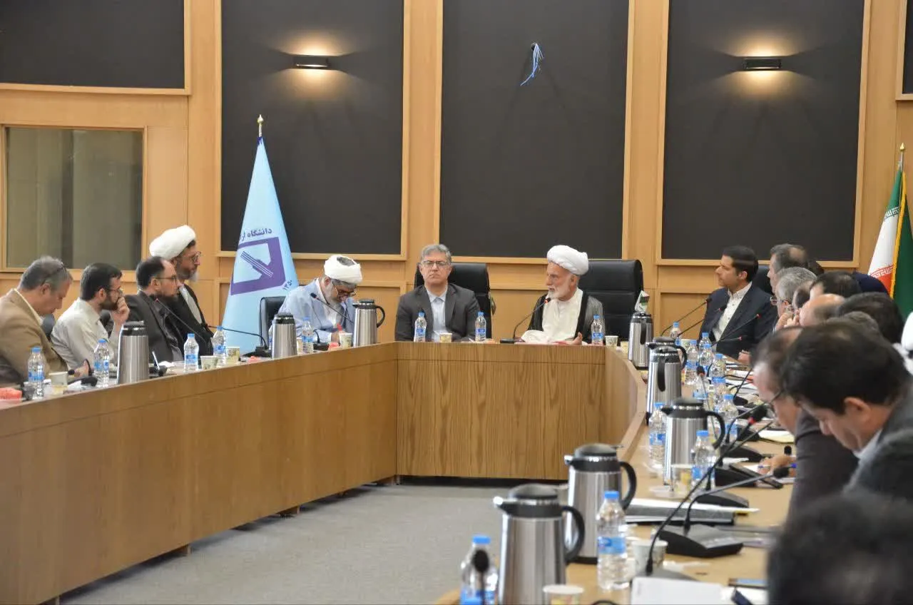 ضرورت تحول در کارکرد دانشگاه‌ها از منظر آیت‌الله دری؛ تأکید بر نقش‌آفرینی علمی و تربیت سرمایه‌های متعهد