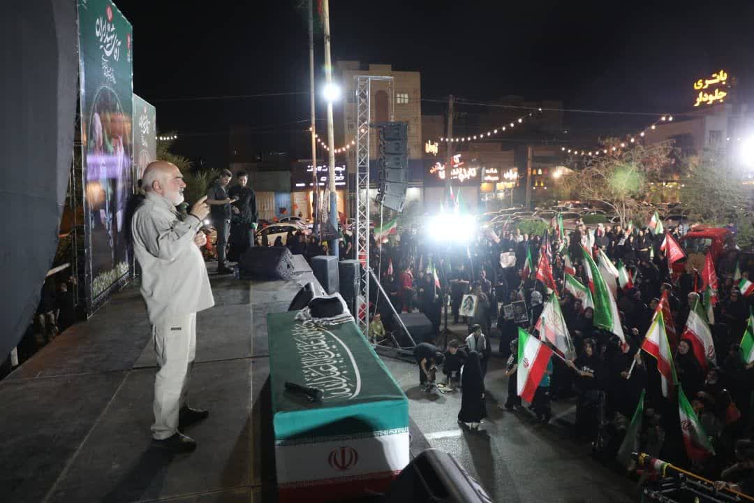 استاندار خوزستان: حملههای دشمن برای تحتالشعاع قرار دادن تشییع رهبر شهید بود / پیوند امت با ولایت فصلی نوین در تاریخ ایران گشود استاندار خوزستان: حملههای دشمن برای تحتالشعاع قرار دادن تشییع رهبر شهید بود / پیوند امت با ولایت فصلی نوین در تاریخ ایران گشود
