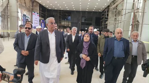 با حضور وزیر راه و شهرسازی  و استاندار سیستان و بلوچستان صورت گرفت ؛ تکمیل ریل‌گذاری راه‌آهن چابهار ـ زاهدان
