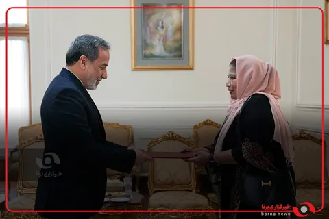 «فصیحه عزمی» سفیر جدید سریلانکا  در آغاز ماموریت دیپلماتیک خود در کشورمان با سیدعباس عراقچی دیدار و رونوشت استوارنامه خود را تسلیم کرد