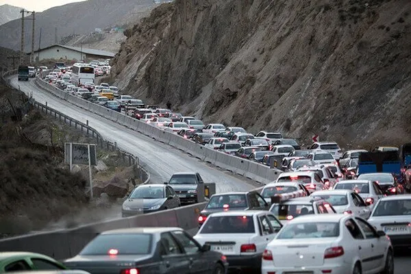 ترافیک سنگین در محور‌های شمالی/ محدودیت تردد در جاده چالوس و تهران–شمال
