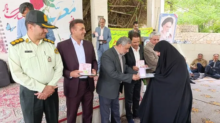 معلمان پایه‌گذاران توسعه و پیشرفت همه‌جانبه کشور هستند