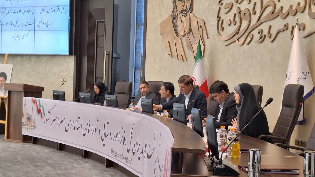 دولت پزشکیان مظلوم واقع شده است؛ خدمات دولت باید شفاف‌تر اطلاع‌رسانی شود 